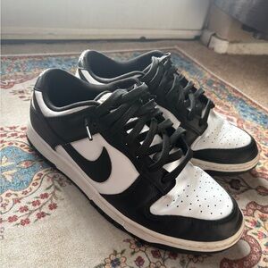 Men Nike Panda Dunk Low Sneakers great condition size 10.5
